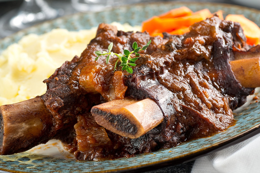 Short ribs med potetmos og gulrøtter